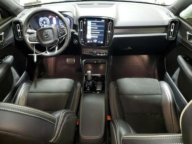 Volvo XC 40 / 4x4 / 2.0 247KM /
