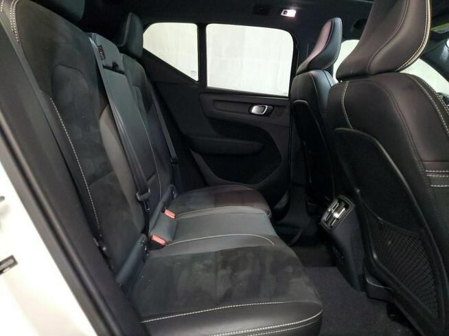 Volvo XC 40 / 4x4 / 2.0 247KM /