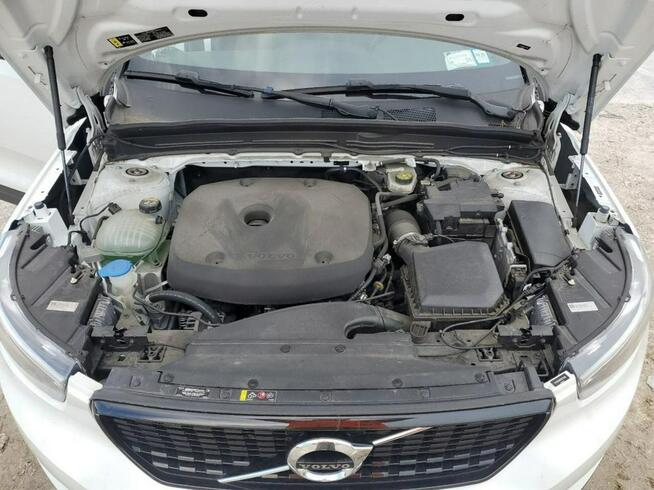 Volvo XC 40 / 2.0 250KM / 4x4 / Bogate wyposażenie /