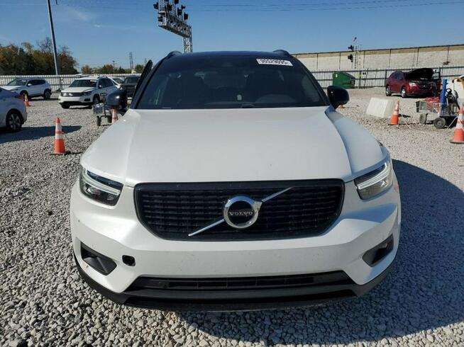 Volvo XC 40 / T5 R-DESIGN / 4x4 / niski przebieg /