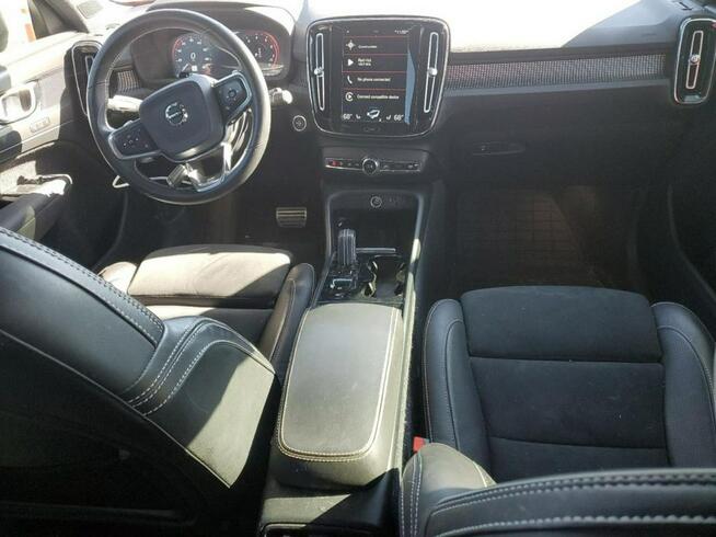 Volvo XC 40 / T5 R-DESIGN / 4x4 / niski przebieg /