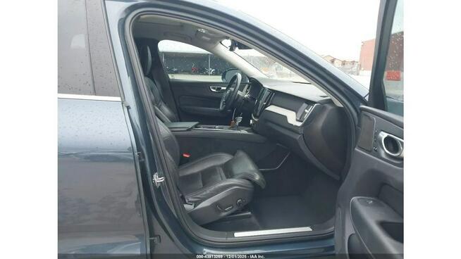 Volvo XC 60 / 2.0 250KM / 4x4 / bogate wyposażenie /