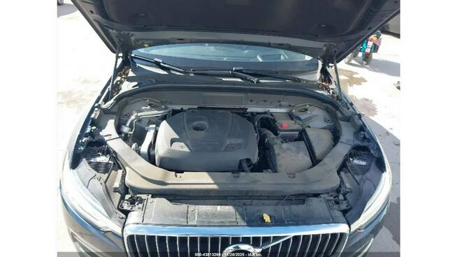 Volvo XC 60 / 2.0 250KM / 4x4 / bogate wyposażenie /