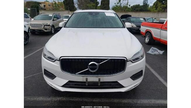 Volvo XC 60 / 4x4 / virtual cockpit / niski przebieg /