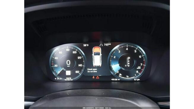 Volvo XC 60 / 4x4 / virtual cockpit / niski przebieg /