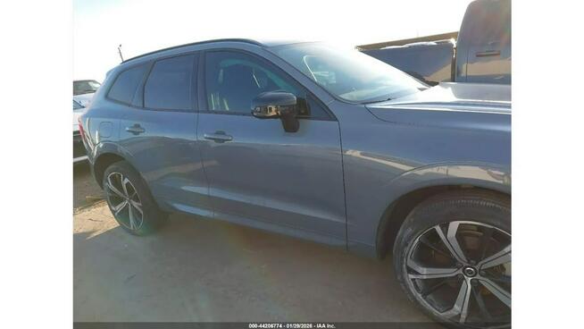 Volvo XC 60 / B5 R-DESIGN / Virtual cockpit / niski przebieg /