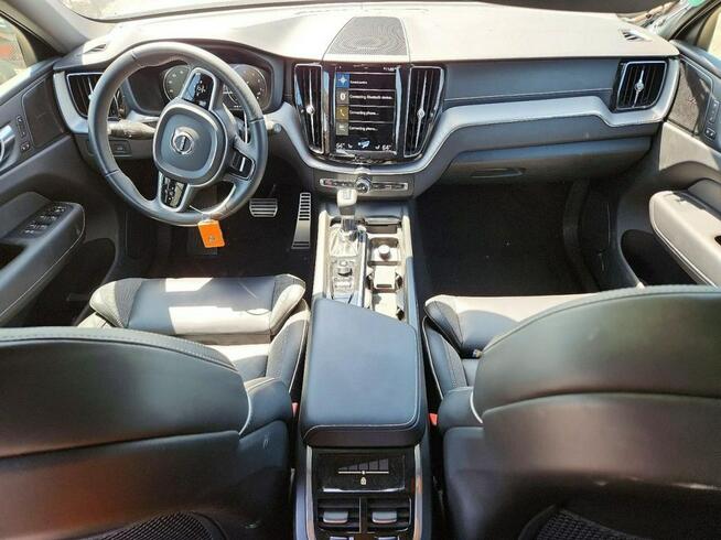 Volvo XC 60 / AWD / bogata wersja / niski przebieg