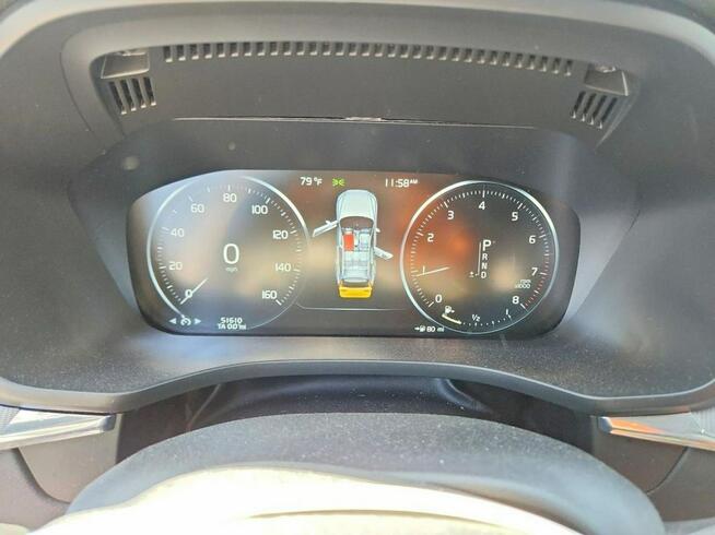 Volvo XC 60 / AWD / bogata wersja / niski przebieg