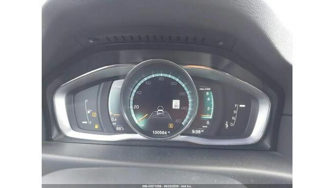 Volvo XC 70 / Niski przebieg / automat /