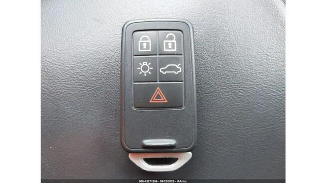Volvo XC 70 / Niski przebieg / automat /
