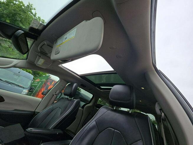 Chrysler Pacifica LIMITED / mała szkoda / niski przebieg