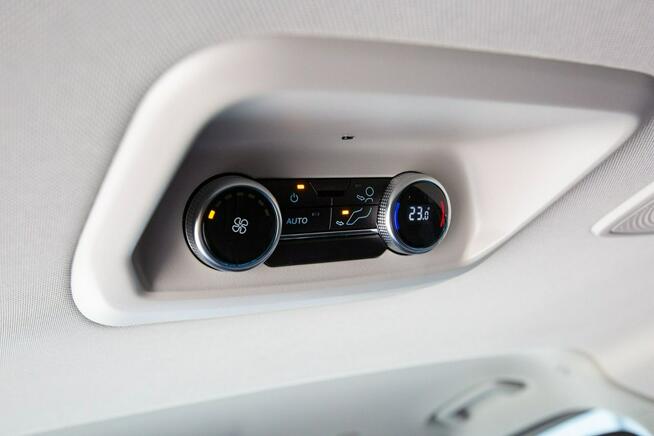Ford Tourneo Custom 9-OSOBOWY L2H1 / Bogate wyposażenie / Gwarancja producenta !
