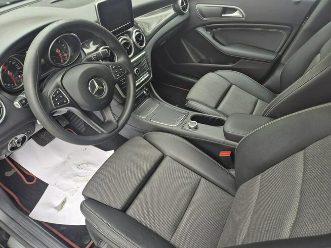 Mercedes CLA 180 Bezwypadkowy serwisowany Rok Gwarancji