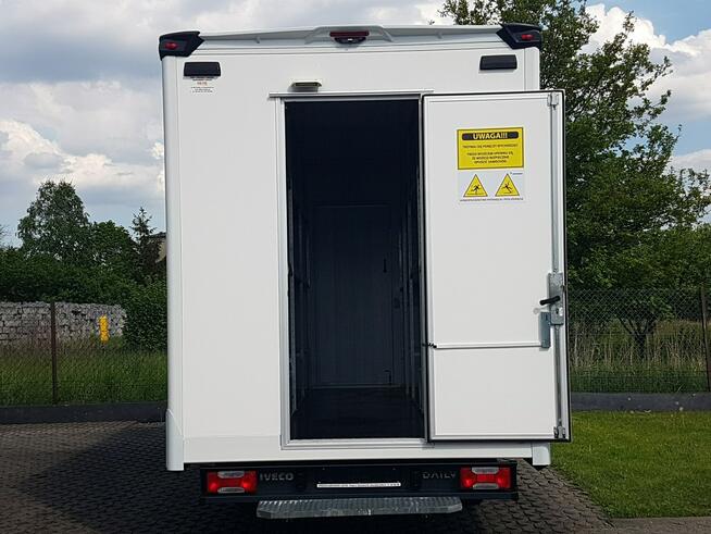 Iveco Daily KONTENER NISKOPODŁOGOWY 4,44x2,23x2,42 SKLEP BAR FOODTRUCK KAMPER AC