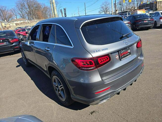 Mercedes GLC 300 4Matic / pakiet AMG / niski przebieg