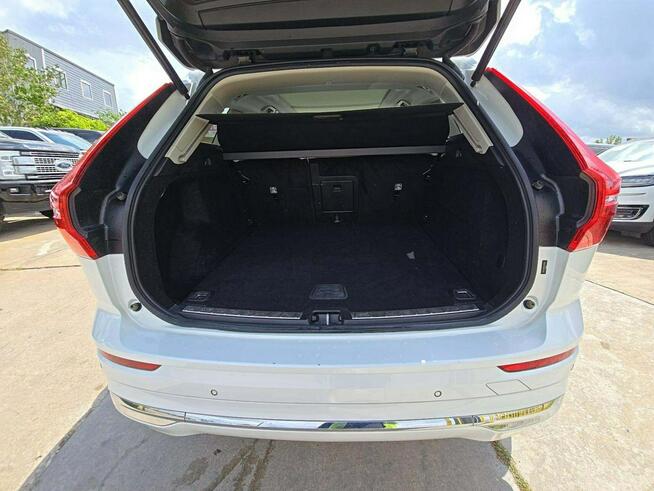 Volvo XC 60 AWD / Bright Theme / niski przebieg