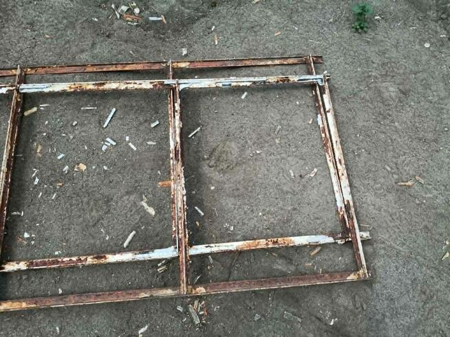 Rama stalowa szklarniowa 300x82 cm z teownika 30x30x3 – Okno