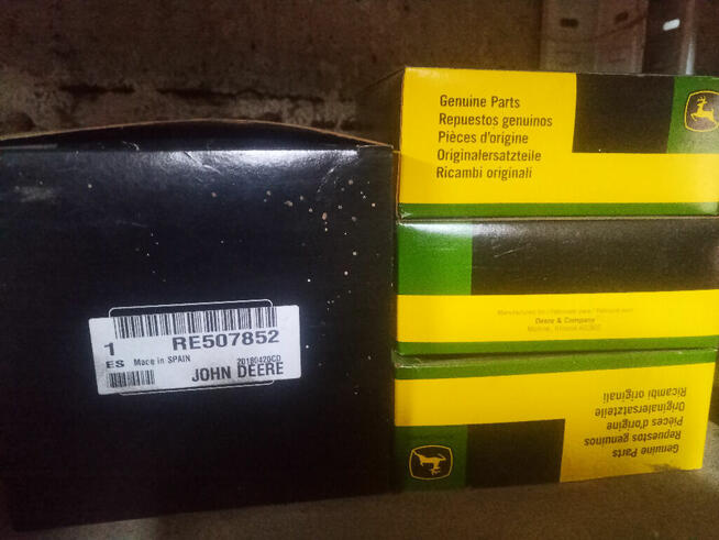 Zestaw pierścieni tłoka John Deere RE507852