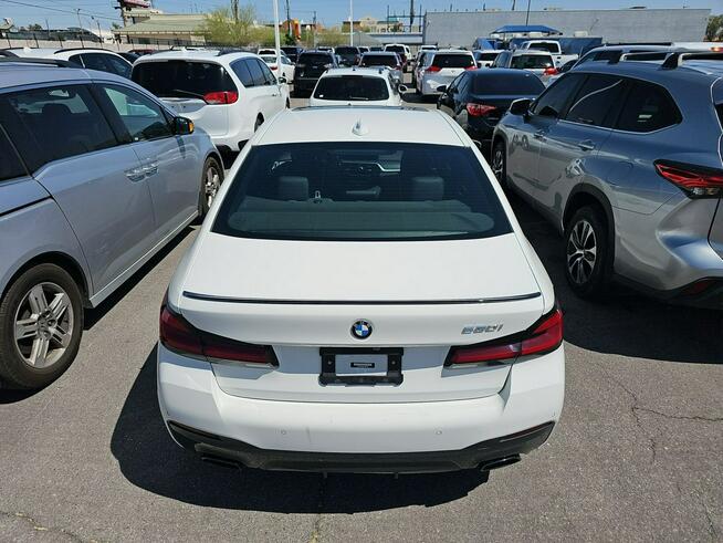 BMW 530 B48 / M-Pakiet / mała szkoda / niski przebieg
