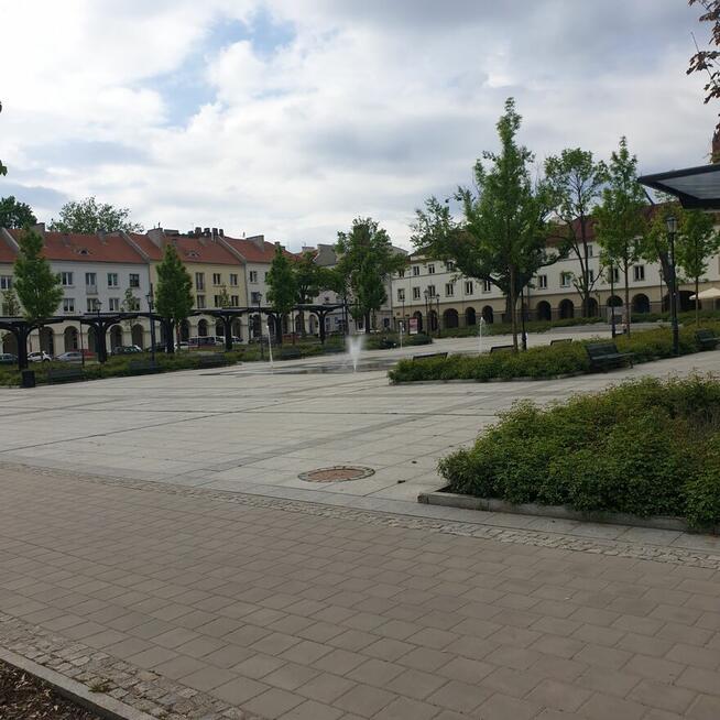 BEZPOŚREDNIO KAWALERKA W BLOKU PRZY STARYM RYNKU OBOK PARKU