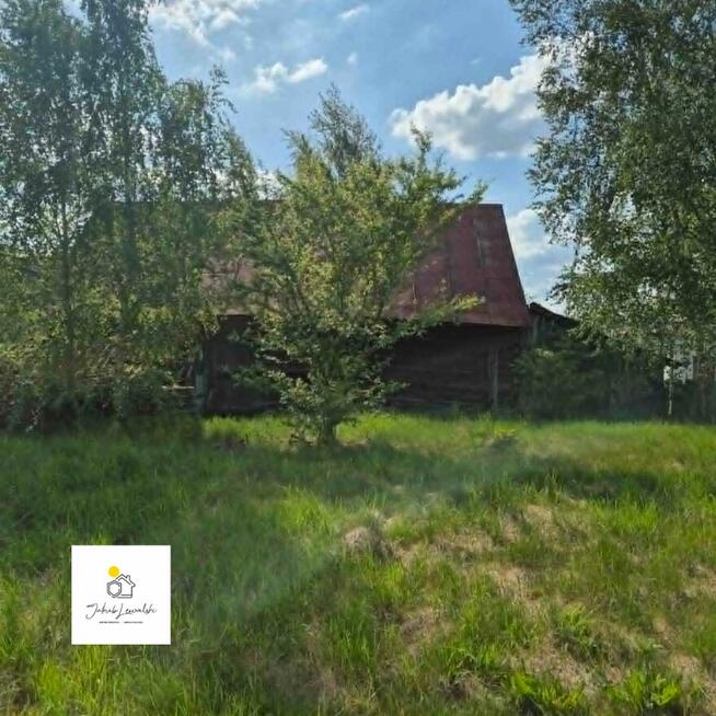 Działka z drewnianym domem w Przyworach Dużych