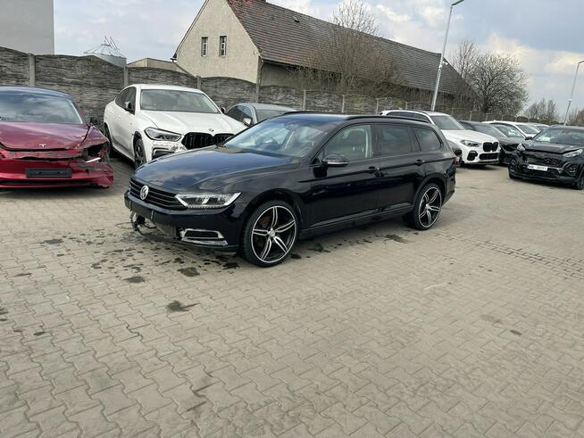 Volkswagen Passat Variant Highline Automat Podgrzewanie Skóra MOMO 150KM