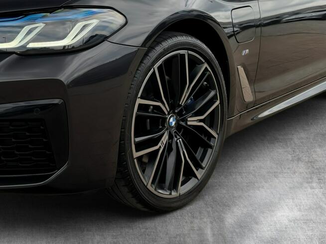 BMW 530 LASER head UP nawi SZYBERDACH dociagi grzane fotele kamery 360 MAX OP.