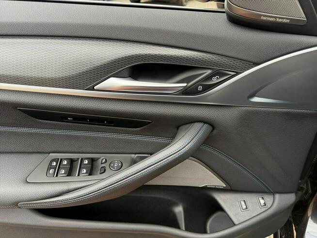 BMW 530 LASER head UP nawi SZYBERDACH dociagi grzane fotele kamery 360 MAX OP.