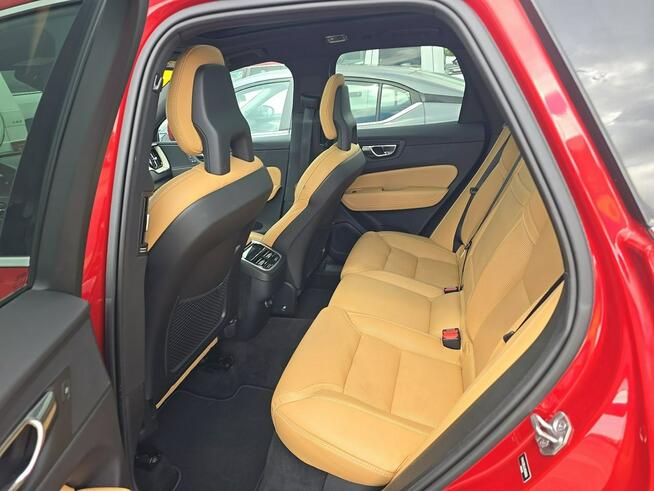 Volvo XC 60 INSCRIPTION / 4x4 / niski przebieg