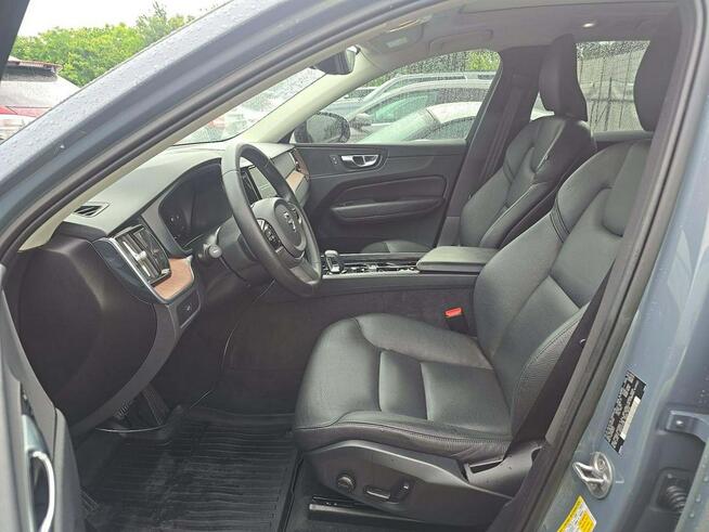 Volvo XC 60 Dark Theme / AWD / niski przebieg