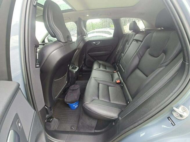 Volvo XC 60 Dark Theme / AWD / niski przebieg