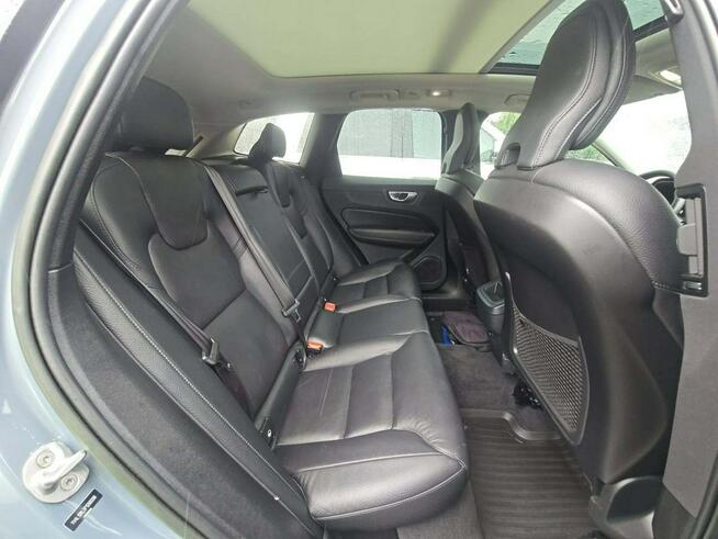 Volvo XC 60 Dark Theme / AWD / niski przebieg