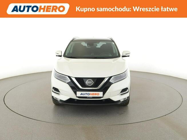 Nissan Qashqai lift panorama klima auto navi kamera i czujniki parkowania hak