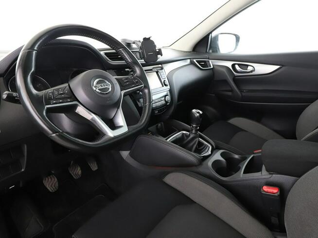 Nissan Qashqai lift panorama klima auto navi kamera i czujniki parkowania hak