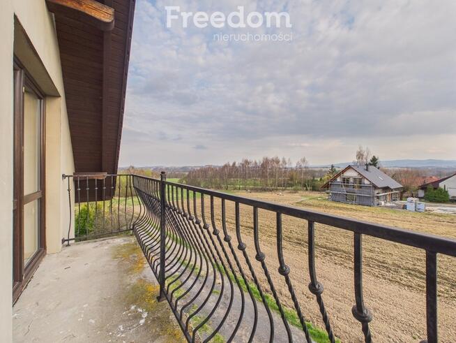 Komfortowy dom z dużą, piękną działką.