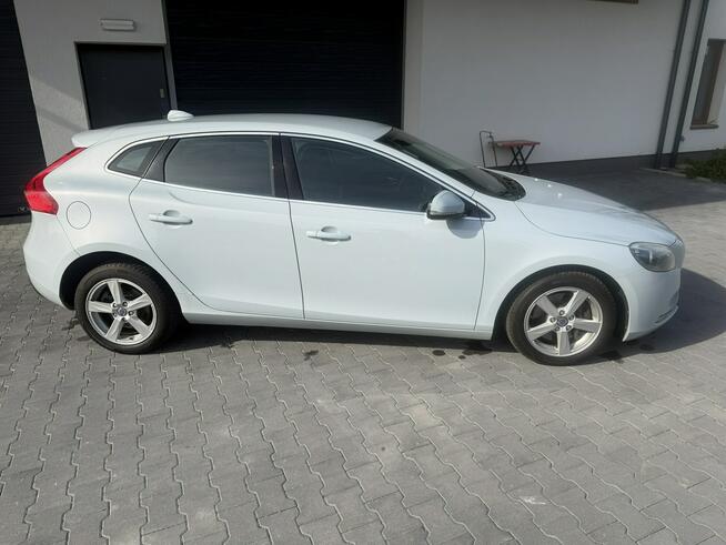 volvo v40- 2.0 diesel- 190km
