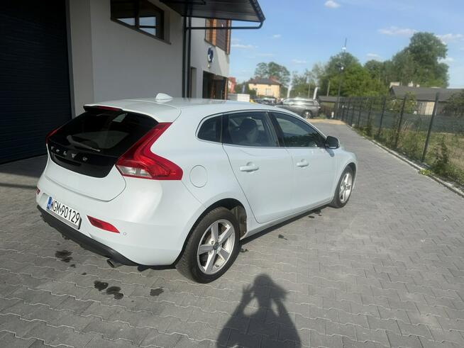 volvo v40- 2.0 diesel- 190km