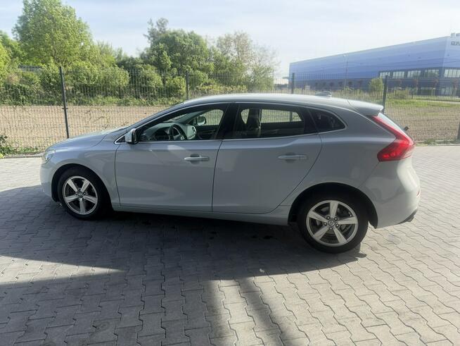 volvo v40- 2.0 diesel- 190km