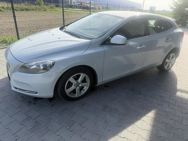 volvo v40- 2.0 diesel- 190km