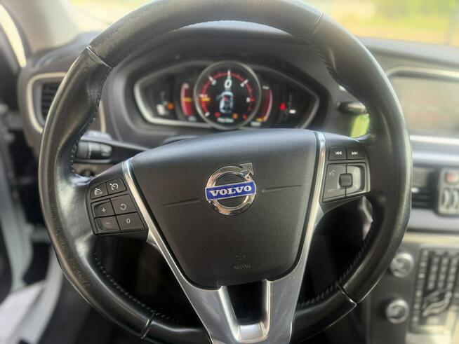 volvo v40- 2.0 diesel- 190km
