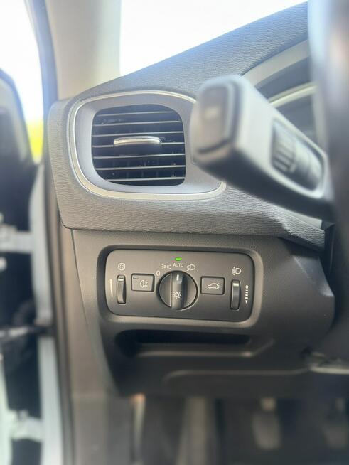 volvo v40- 2.0 diesel- 190km