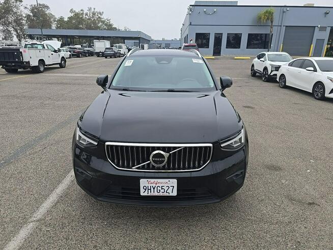 Volvo XC 40 Ultimate Bright Theme / 4x4 / niski przebieg