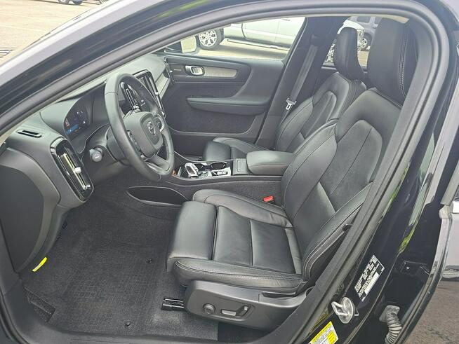 Volvo XC 40 Ultimate Bright Theme / 4x4 / niski przebieg