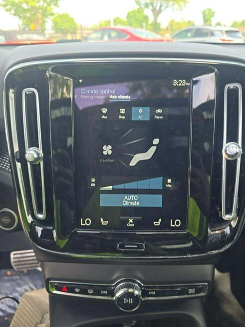 Volvo XC 40 R-Design / 4x4 / niski przebieg