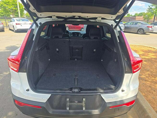 Volvo XC 40 R-Design / 4x4 / niski przebieg