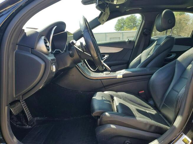 Mercedes C 300 4Matic / pakiet AMG / niski przebieg