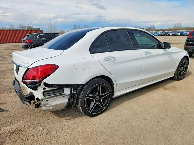 Mercedes C 300 4Matic / pakiet AMG / niski przebieg