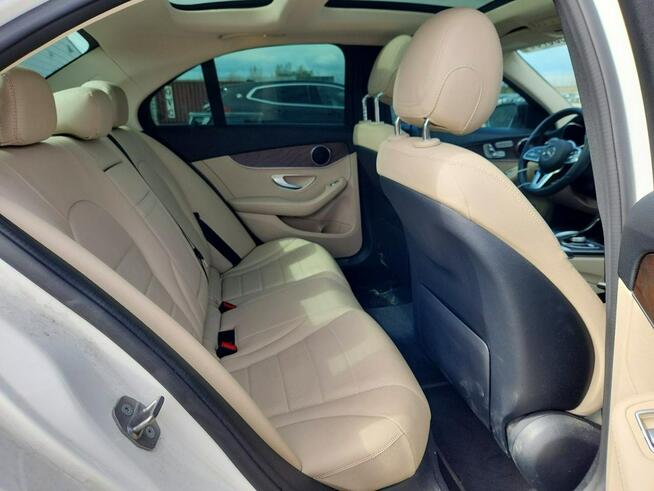 Mercedes C 300 4Matic / pakiet AMG / niski przebieg