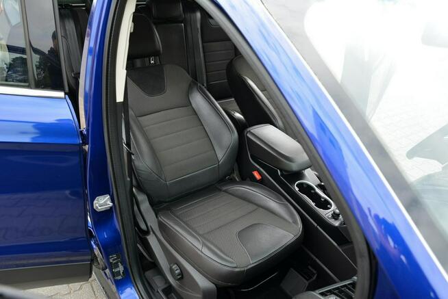Ford Kuga 4x4 Titanium Skóry Navi 2xParktronik ParkAssist Klimatronik ALU17" ASO