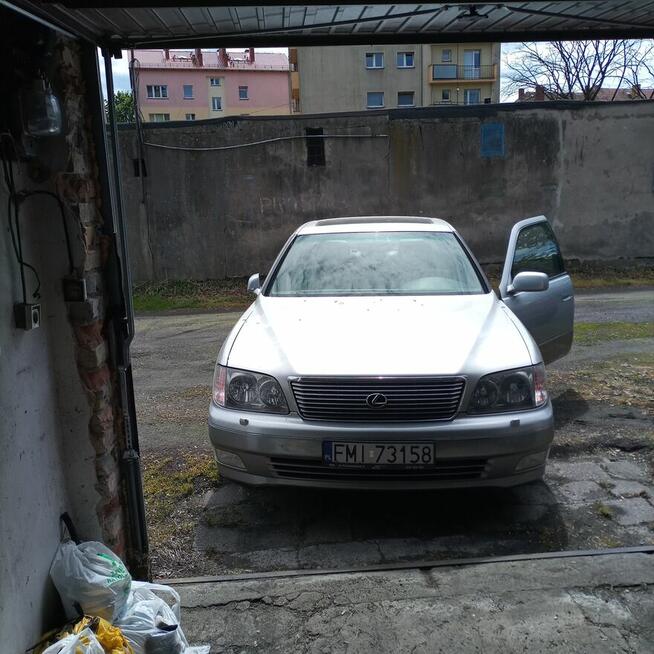 Lexus LS 400